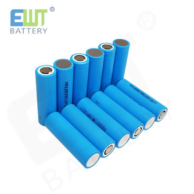 3.5A Chargeur de courant batterie lithium-ion avec une impédance interne ≤ 50 mΩ et une durée de vie de 300 cycles