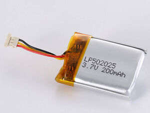 LP502025 200MAH Batterie polymère au lithium respectueuse de l'environnement 12 mois Voltage 3,7V et densité d'énergie 150-200 Wh/kg