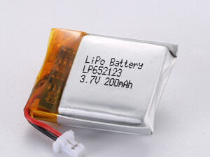 LP652123 3,7V 200MAH Type commercial de batterie polymère au lithium d'argent avec caractéristiques de sécurité Protection contre la surcharge et couleur