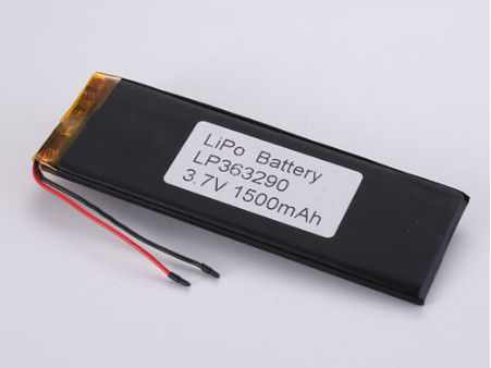Argent 3.7V 1500MAH Batterie Li-Ion Fabricants LiPo de haute capacité avec une qualité et un taux de décharge maximal de 1C