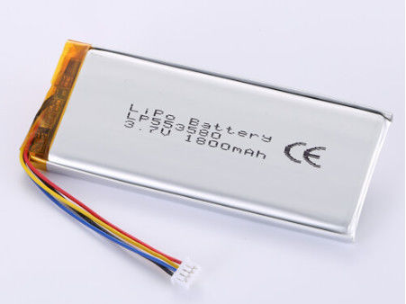 LP553580 3,7V 1800MAH Les fabricants de batteries au lithium-ion Le taux de décharge Oui et cellule rechargeable au lithium-ion polymère avec certification CE